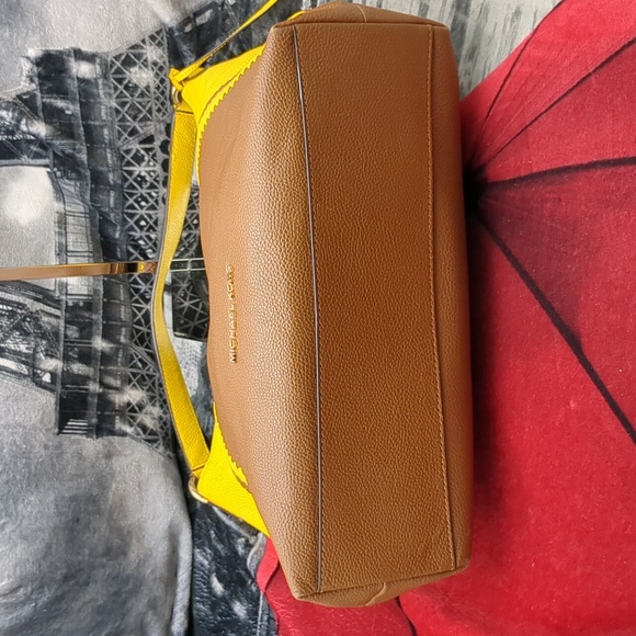 Michael Kors Karson Two-Tone purse - Picture 7 of 16